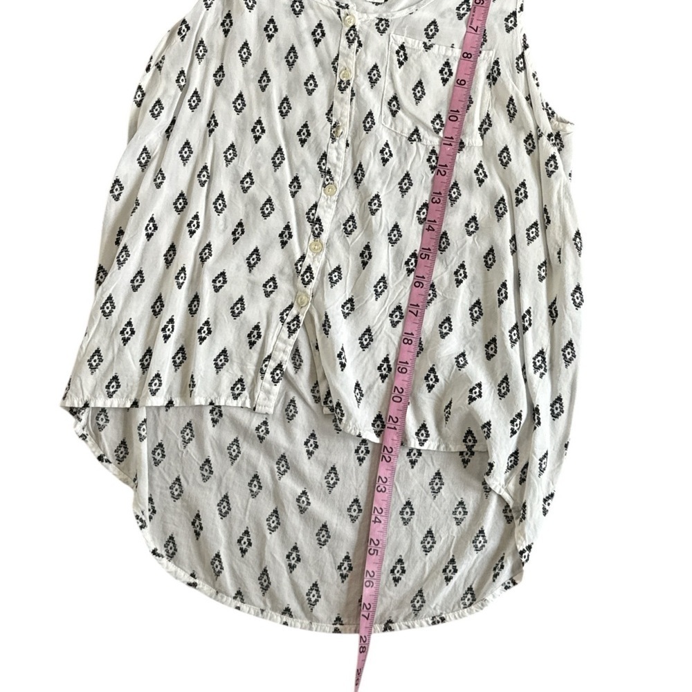 Aeropostale White Printed Sleeveless Button Front Top - Picture 6 of 8